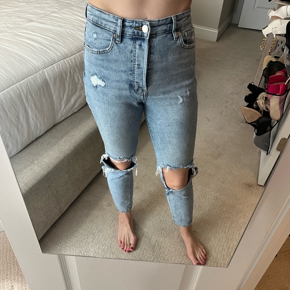 H&M Light Blue Distressed Ankle Jeans